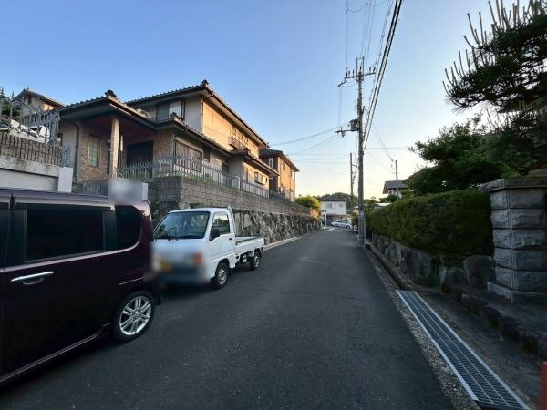 【前面道路含む現地写真】