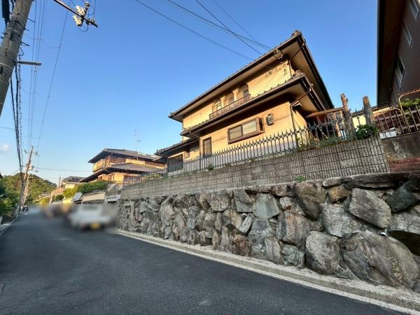 【前面道路含む現地写真】