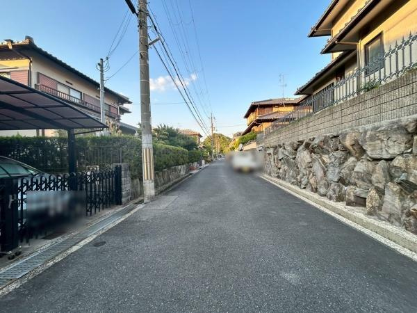 【前面道路含む現地写真】