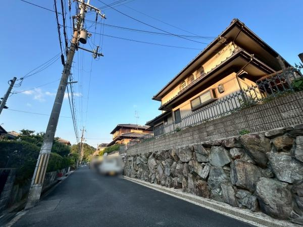 【前面道路含む現地写真】