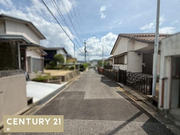 貴志川町長山　土地の前面道路含む現地写真