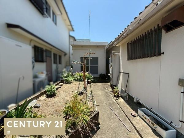 和歌山市和歌浦東2丁目　中古戸建の庭