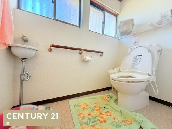 和歌山市和歌浦東2丁目　中古戸建のトイレ