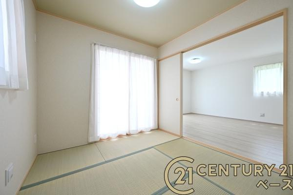 生駒市萩の台 Ｆ号棟 ／新築一戸建の内観：施工例|■玄関には大容量シューズボックス完備！■