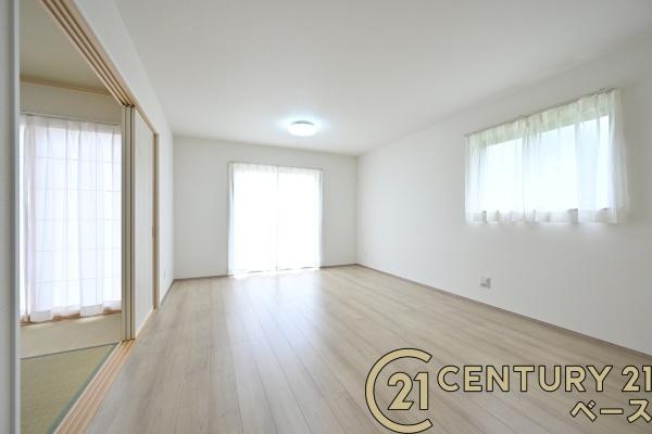 生駒市萩の台 Ｆ号棟 ／新築一戸建の内観：施工例|■家族とのコミュニケーションがとりやすい人気のカウンターキッチン！
