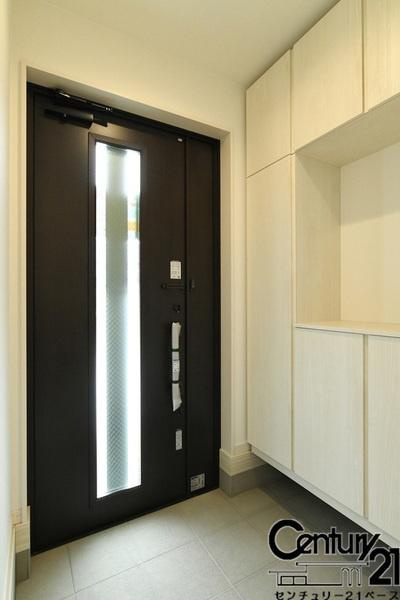 生駒市萩の台 Ｍ号棟 ／新築一戸建の内観：施工例|■玄関には大容量シューズボックス完備！■