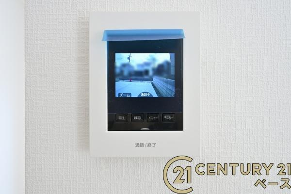 生駒市萩の台 Ｍ号棟 ／新築一戸建の内装|■ＴＶモニター付きインターホンで防犯対策もバッチリ。来客も一目でわかり安心です。■