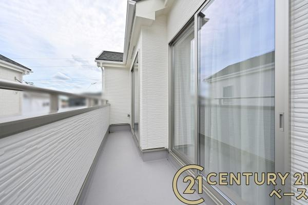 生駒市萩の台 Ｍ号棟 ／新築一戸建のバルコニー|■現地撮影写真■日当たりのよいバルコニー！洗濯物もよく乾きます！