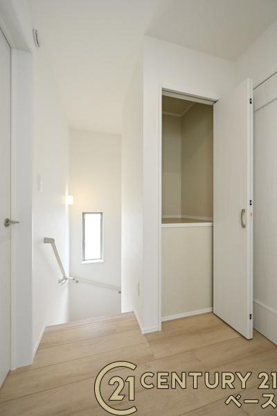生駒市萩の台 Ｎ号棟 ／新築一戸建の内装|■現地撮影写真■こちらは２階廊下部分です！