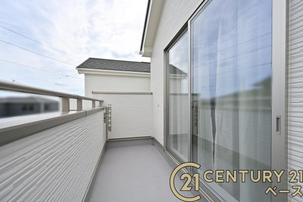 生駒市萩の台 Ｏ号棟 ／新築一戸建のバルコニー|■現地撮影写真■日当たりのよいバルコニー！洗濯物もよく乾きます！
