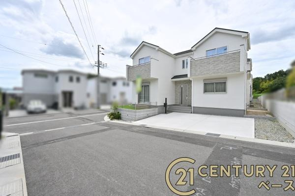 生駒市萩の台 Ｏ号棟 ／新築一戸建の前面道路含む現地写真|■現地撮影写真■前面道路約６ｍ以上でお車の出し入れも楽々！
