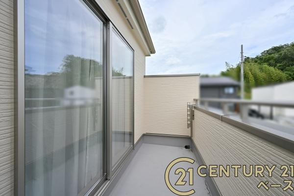 生駒市萩の台 Ｋ号棟 ／新築一戸建のバルコニー|■現地撮影写真■日当たりのよいバルコニー！洗濯物もよく乾きます！