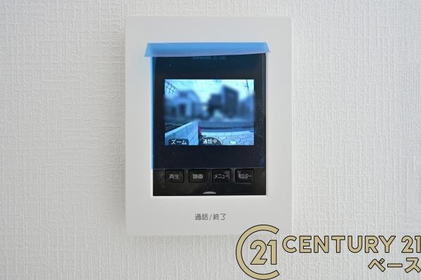 生駒市萩の台 Ｌ号棟 ／新築一戸建の内装|■ＴＶモニター付きインターホンで防犯対策もバッチリ。来客も一目でわかり安心です。■