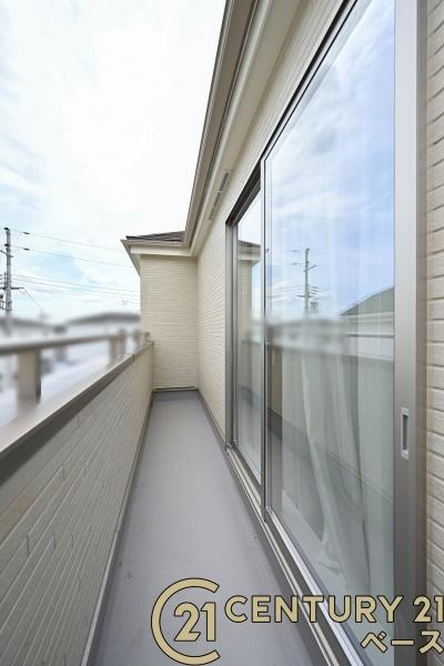 生駒市萩の台 Ｌ号棟 ／新築一戸建のバルコニー|■現地撮影写真■日当たりのよいバルコニー！洗濯物もよく乾きます！