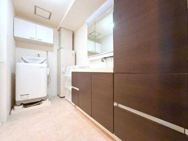 港南台プリンスハイツ弐号館の独立洗面台