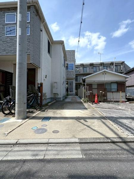 横浜市神奈川区羽沢町の中古一戸建の駐車場