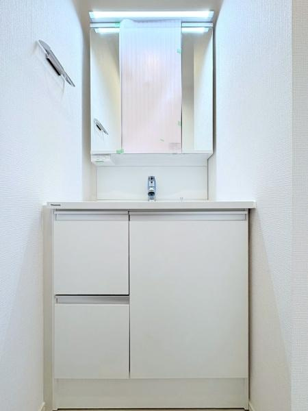 横浜市神奈川区羽沢町の中古一戸建の独立洗面台