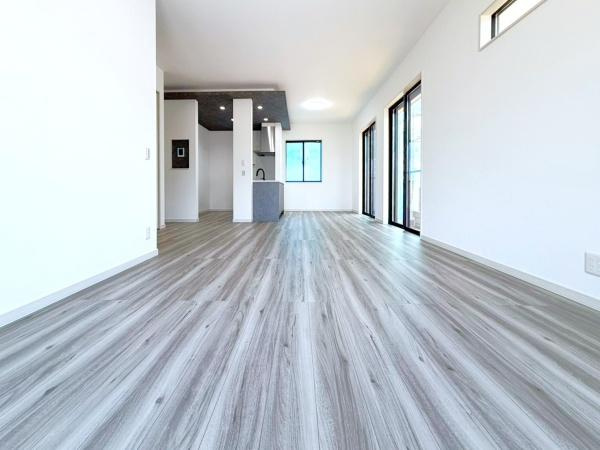 横浜市都筑区東山田４丁目の新築一戸建の居間・リビング