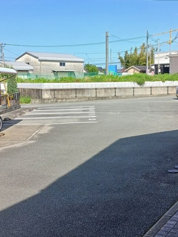 メゾン・アンジュ弐番館の駐車場