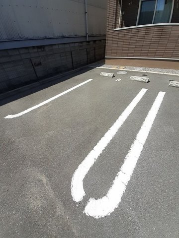 カーサ　ヴィオラ　２の駐車場