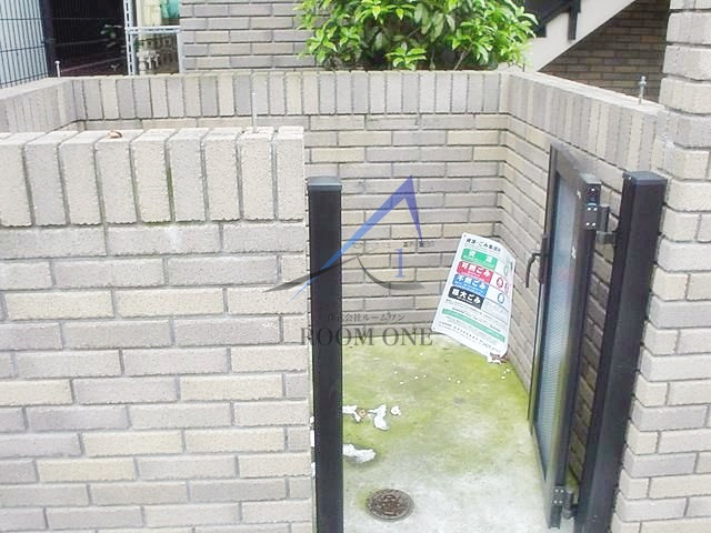 グラッセア馬事公苑第二のその他共用部分|敷地内ゴミ置き場です。