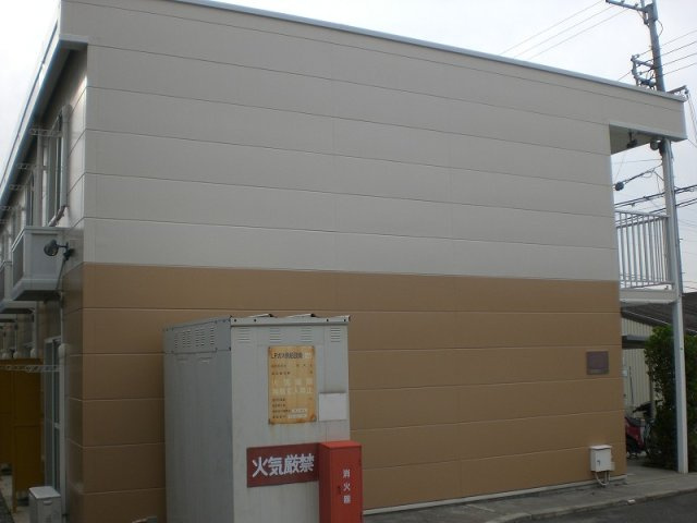 レオパレスヴィヴァーチェ・リラの外観