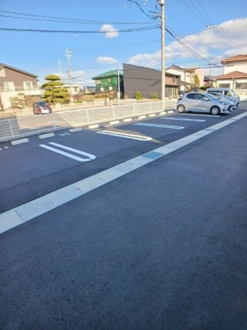 ファミールケイ　Ｂの駐車場