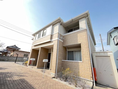 【エントランス】 | ウィステリアⅢ | 外観写真（昼）