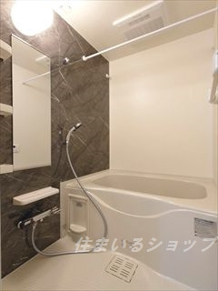 エミグランドＢの浴室