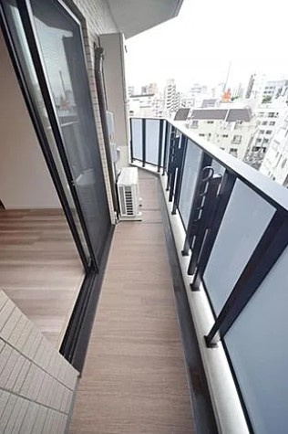 【バルコニー】