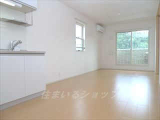 ガーデンハウスの居間・リビング|エアコン付き