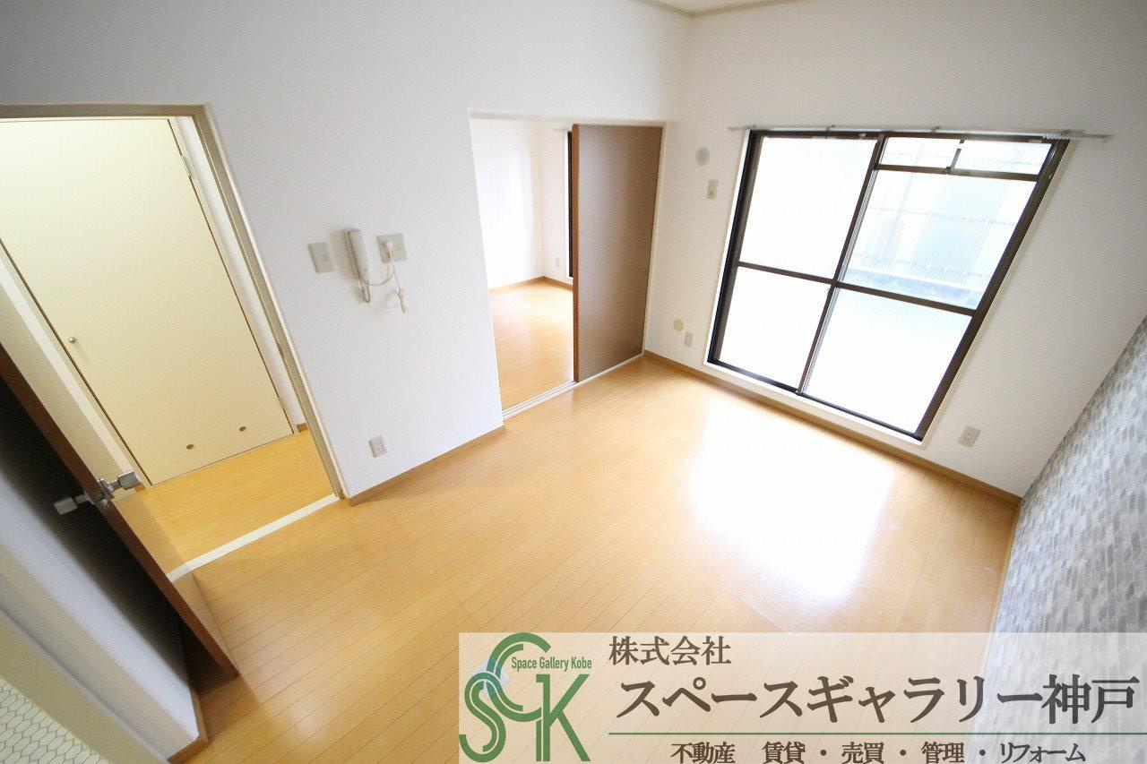 タウンハウス今寺Ⅱ　C棟の居間・リビング|※お部屋により仕様が異なる場合があります※