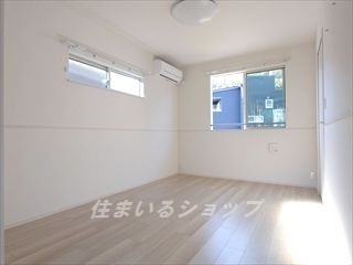 サンフラワー　B棟の寝室|寝室にもエアコンあり