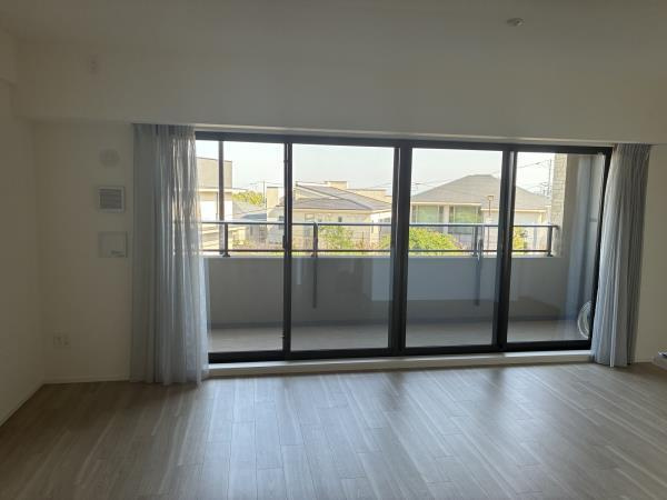Ｂｒｉｌｌｉａ夙川高塚町の居間・リビング|こちらの居間で趣味の時間をお楽しみください