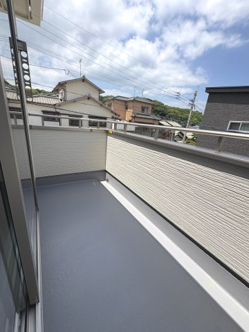 【バルコニー】 | 福岡市東区若宮3丁目第23　1号棟（全2棟）【仲介手数料無料・0円】 | 現地写真。