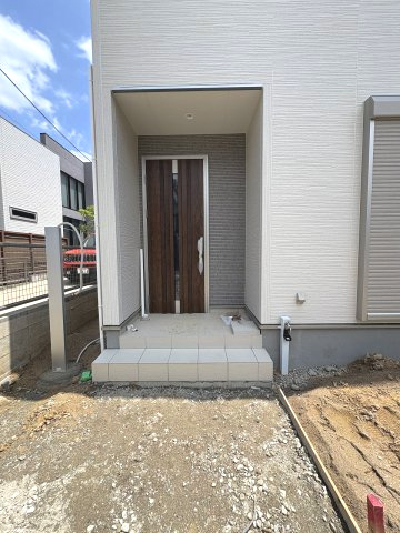 【玄関】 | 福岡市東区若宮3丁目第23　1号棟（全2棟）【仲介手数料無料・0円】 | 現地写真。