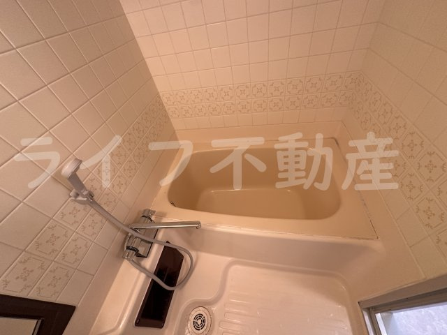 ハイツ森ノ宮の浴室|落ち着いた空間のお風呂です