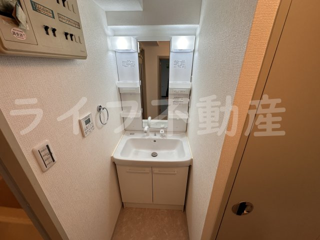 ハイツ森ノ宮の独立洗面台|独立洗面台、朝の身支度には欠かせません