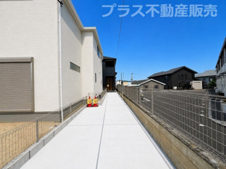 【外観】 | 現地写真。同じ物件を見るなら、プラス不動産販売にお任せ下さい。