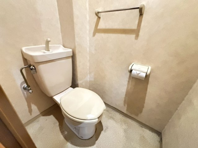 フェルティ・パーク平野ウエストコートのトイレ|シンプルで使いやすいトイレ空間。お好みに合わせたリフォームもご検討いただけます。