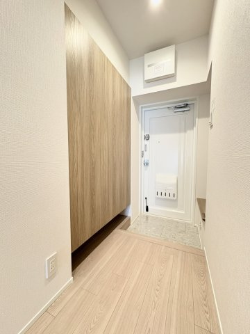 新北野第3コーポの玄関|収納もある玄関です