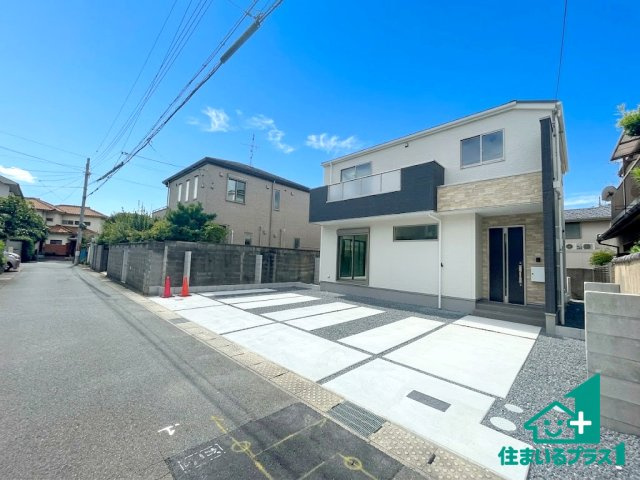 ★3(土)4(日)現地見学可能！宇治市羽拍子町　第3期　限定1邸の前面道路含む現地写真|周辺は閑静な住宅街！前面道路広々で車の出し入れも便利です。駐車が苦手な方でも安心して車庫入れできます！