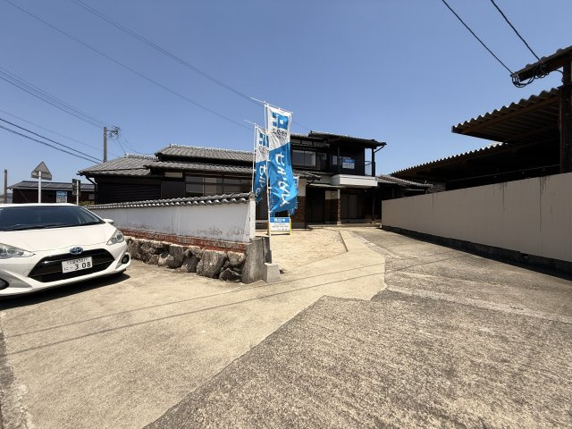 筑後市水田　中古戸建の駐車場
