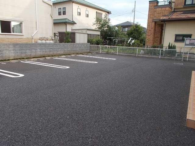 シャン・ド・フルールの駐車場