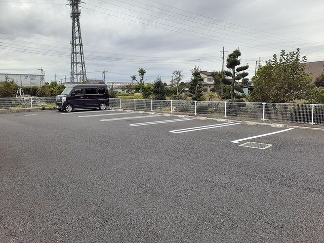 カームリーⅧの駐車場