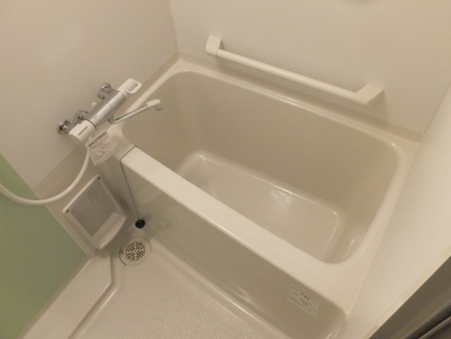 レオネクストフローラ上ノ台の浴室|混合水栓で温度調節が楽なお風呂です。