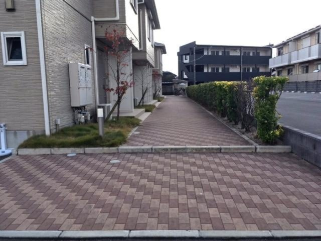 グラン・メゾン大石　A棟のエントランス