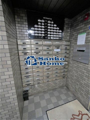 ライオンズマンション東駒形のエントランス