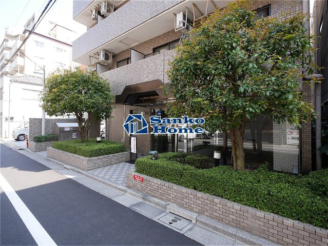ライオンズマンション東駒形のエントランス
