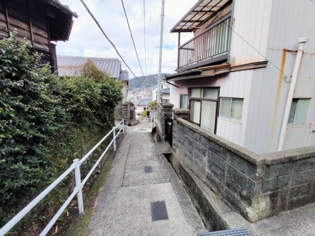 峰坂町土地の前面道路含む現地写真|前面道路